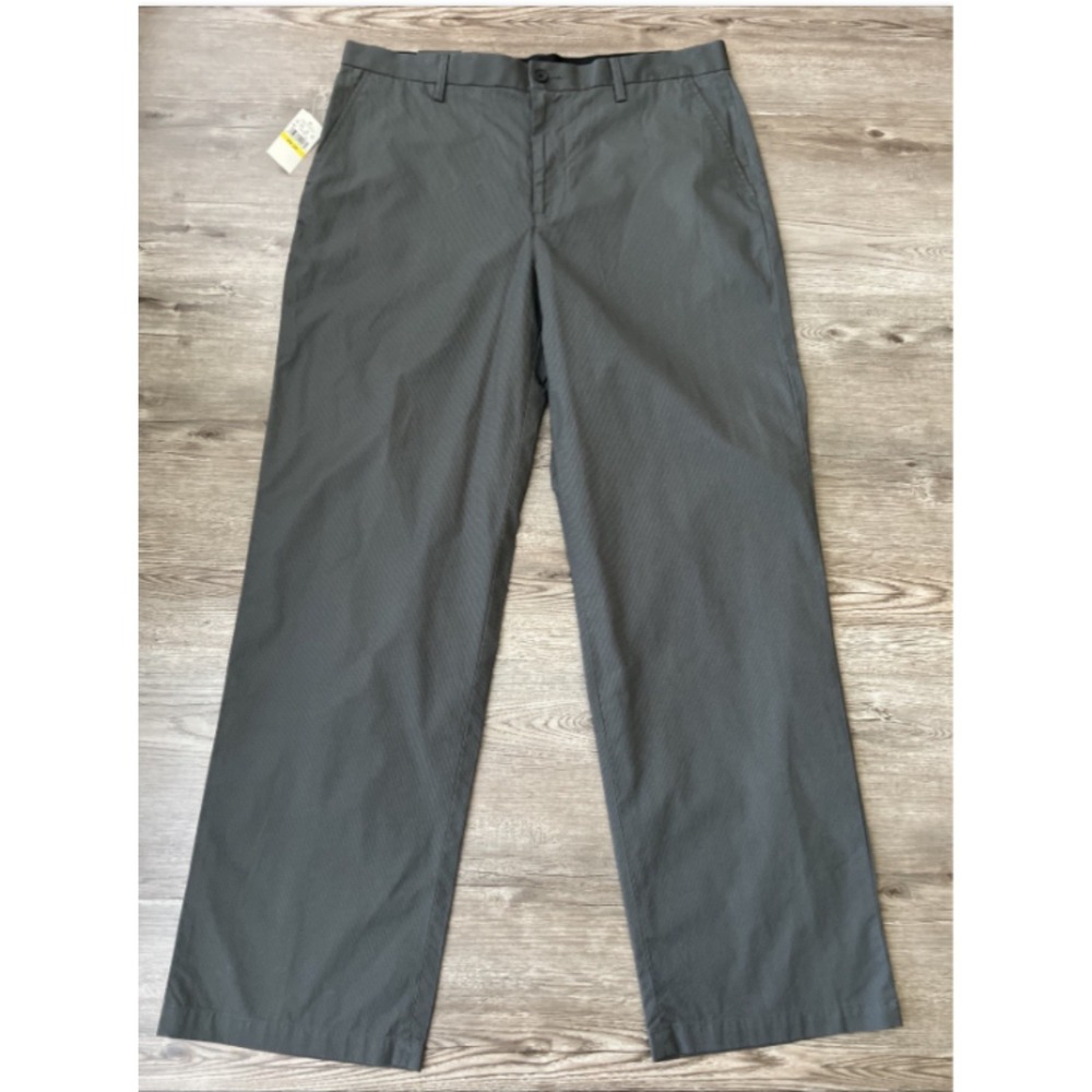 NWT Van Heusen Flat Front Flex Dress Pants Mens 36x32 Dark Charcoal